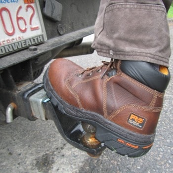 Work Boots for Flat Feet vs. Regular Boots
