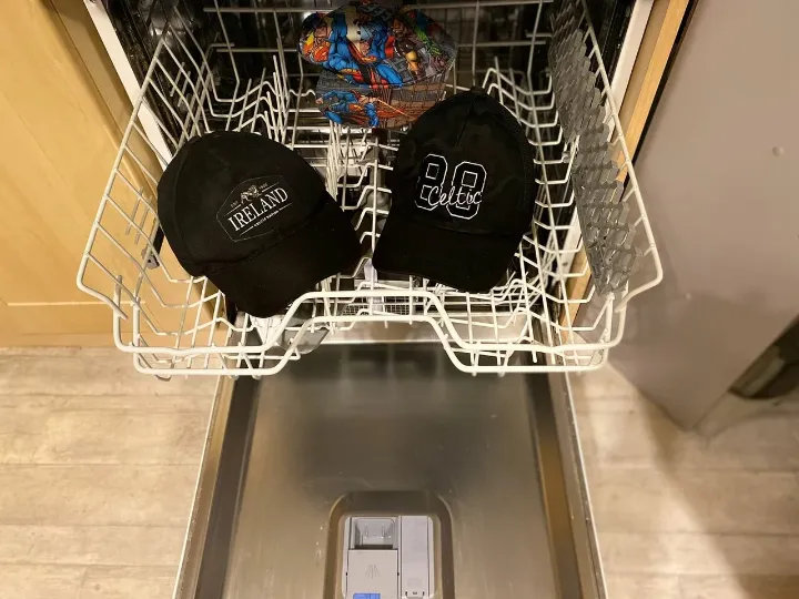can i wash my hats in the dishwasher