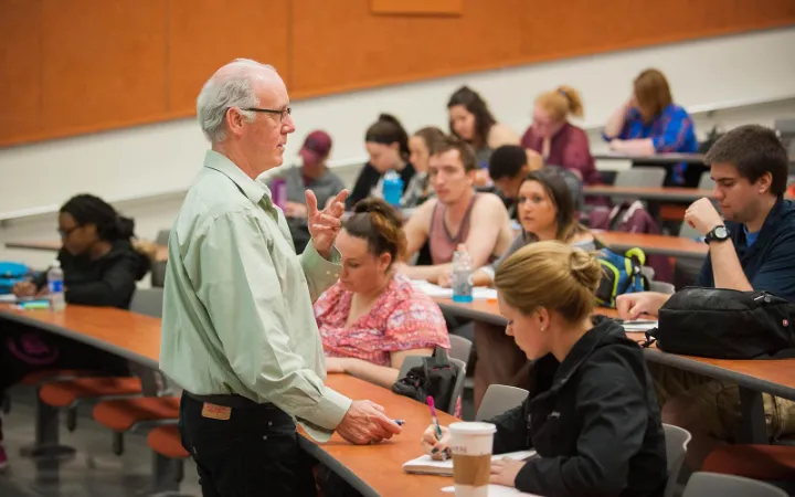 <strong>Can Artificial Intelligence Replace College Teachers?</strong> 1 Can Artificial Intelligence Replace College Teachers?